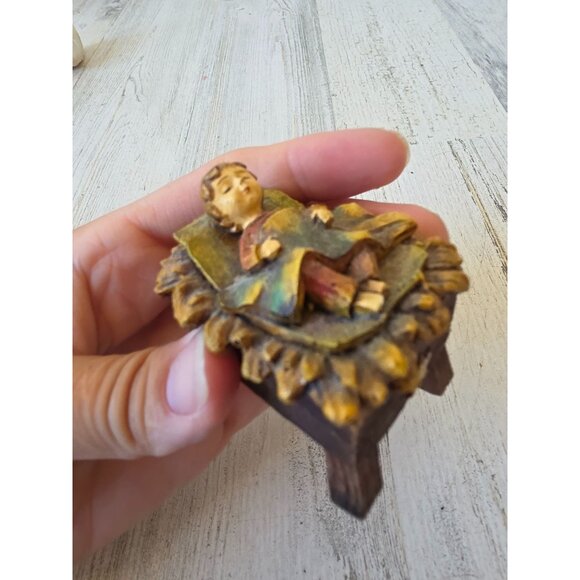 Vintage resin Jesus crib baby Nativity figurine statue Xmas decor - Picture 6 of 7